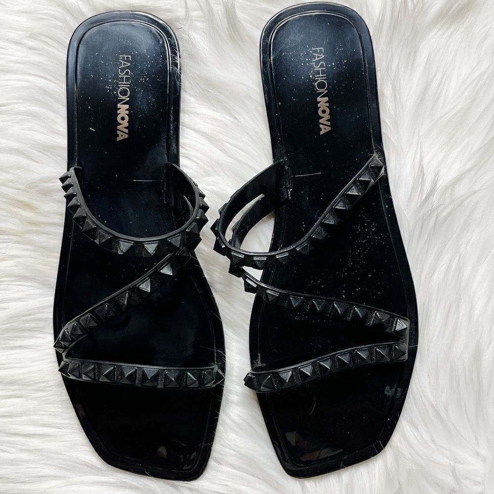 Fashion Nova Studded Flat Sandals Black Size 9